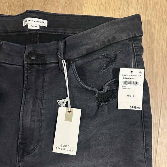 Good American | Always Fit Good Legs Cropped Jeans - Picture 9 of 9